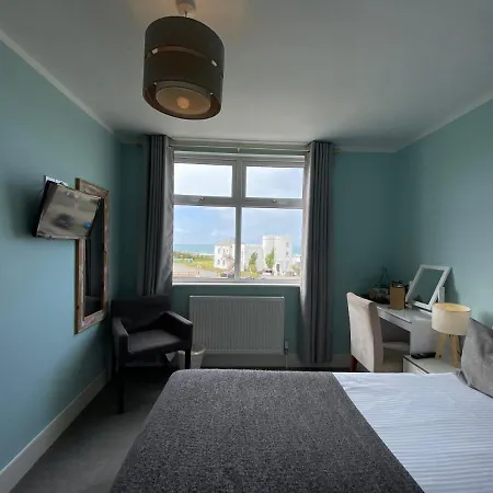 The Lyncroft New Quay